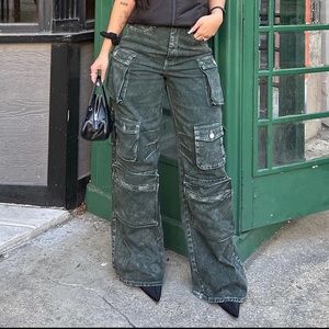 Lily High Rise Cargo Jeans - Green
Size: 3